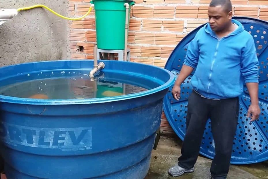Caça vazamento em Porto Alegre - caixa de água